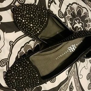 Spiked flats